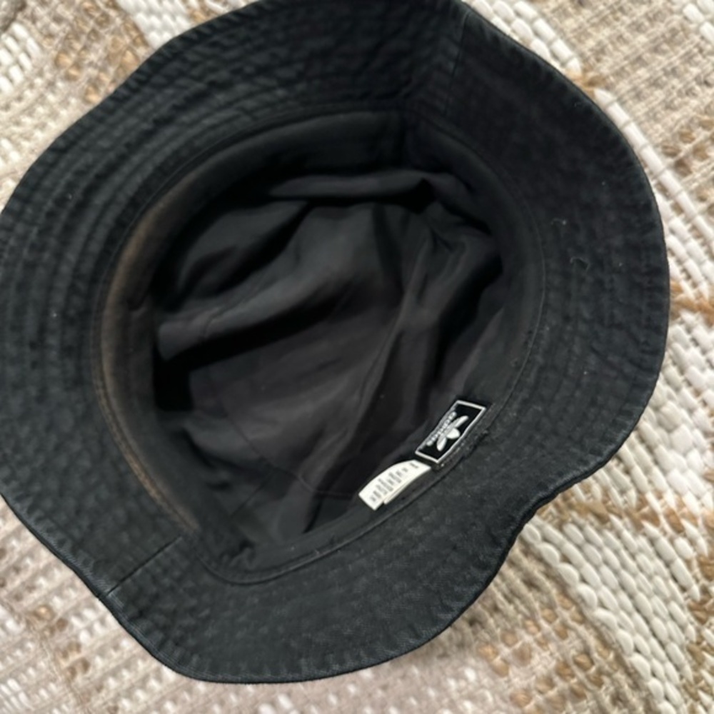 Adidas Bucket Hat - Picture 5 of 8